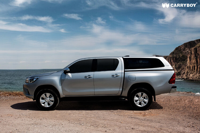 CARRYBOY Sport Hardtop S6-TRD mit Ausstellfenster elegantes Design Toyota Hilux Revo Invincible Doppelkabine