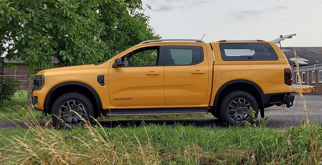 Hardtop Ford Ranger 2023+ Doppelkabine Klappfenster Carryboy SLR-FRD GFK Hardtop mit Glasklappen