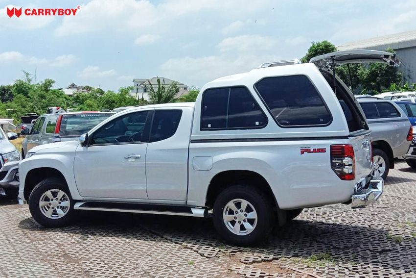 CARRYBOY Hardtop 840 mit Überhöhe Mitsubishi L200 Clubcab_Extrakabine seitliche Schiebefenster