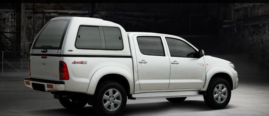 CARRYBOY Hardtop Überhöhe mit Schiebefenster Isuzu D-Max Doppelkabine 2012-2016 Lackierung in Wagenfarbe2