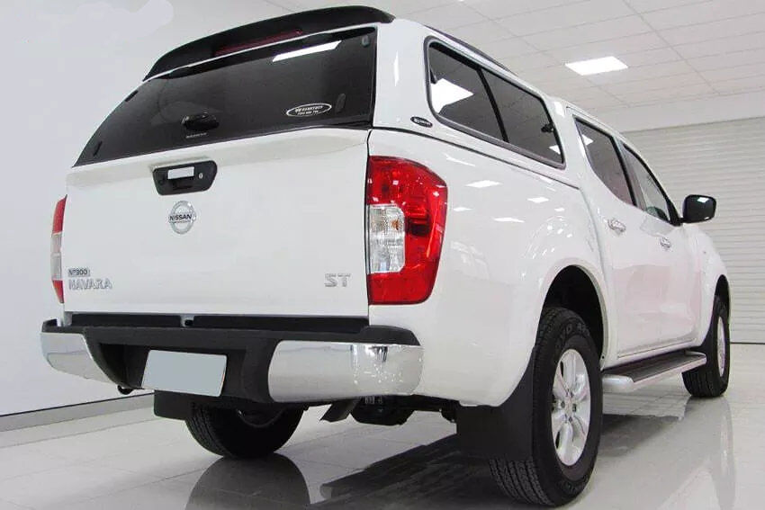 CARRYBOY Hardtop 560-NP3DL mit seitlichen Schiebefenstern und Wagenfarbe lackiert Nissan Navara NP300 Doppelkabine Hardtop für Hund und Jagd