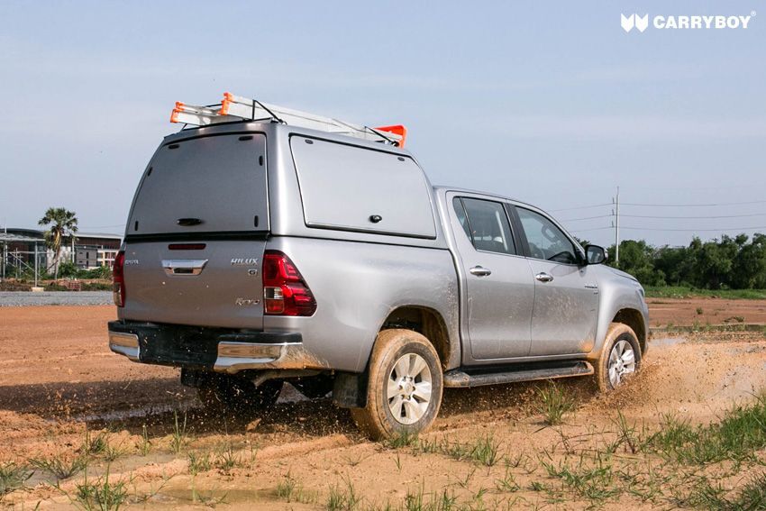 CARRYBOY stabiles GFK Hardtop Gewerbehardtop Überhöhe seitliche Klappen WMH-TRD Toyota Hilux Doppelkabine Revo Invincible sicher abschließbar lackiert in Wagenfarbe