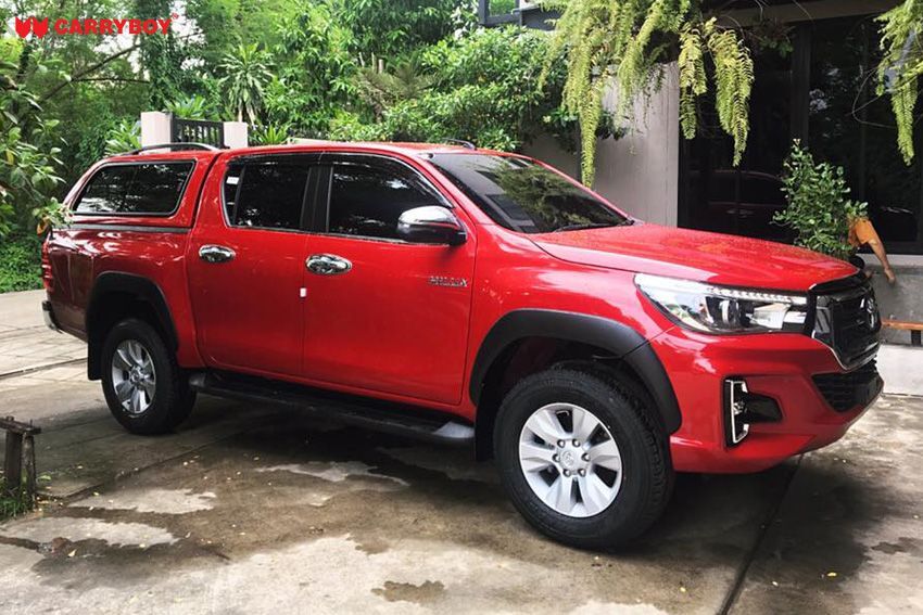 CARRYBOY GFK Hardtop 560-TRD mit Schiebefenster Toyota Hilux Revo Invincible Doppelkabine Wagenfarbe lackiert