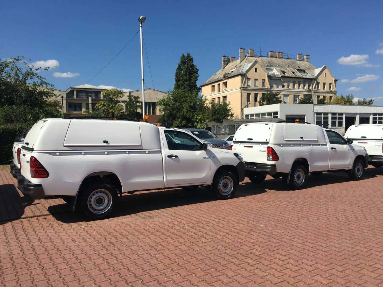 CARRYBOY Hardtop WM-TRL Gewerbehardtop GFK geschlossene Klappen Toyota Hilux Revo Singlecab