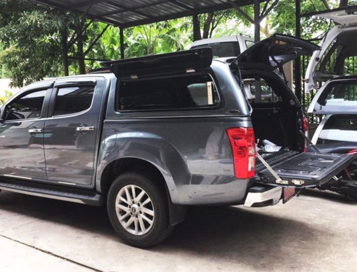 Carryboy Hardtop mit seitlichen Glasklappen für Isuzu D-Max 