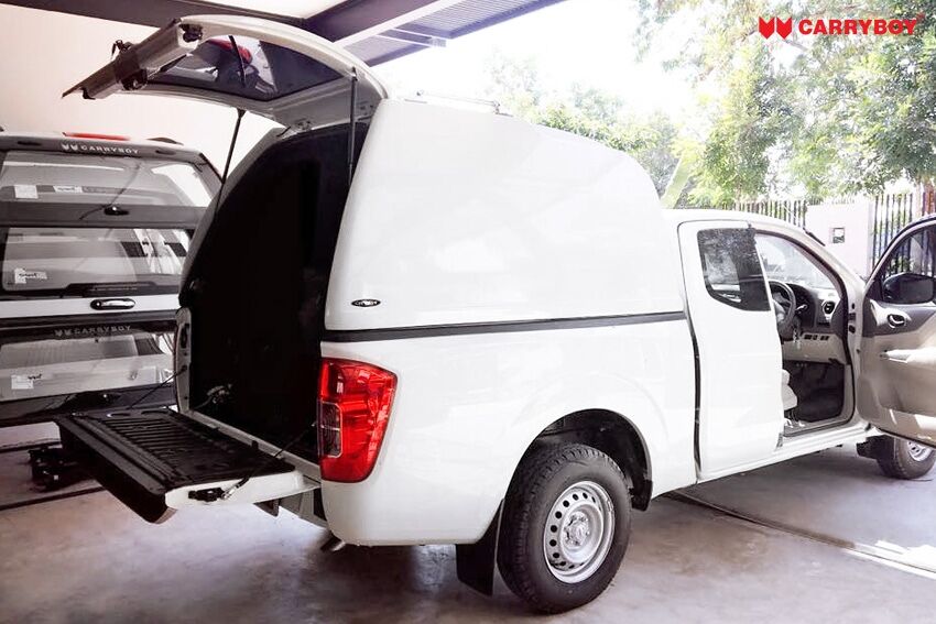 CARRYBOY Hardtop 840oS mit Überhöhe für Ford Ranger Extrakabine 2012+ Durchladehöhe