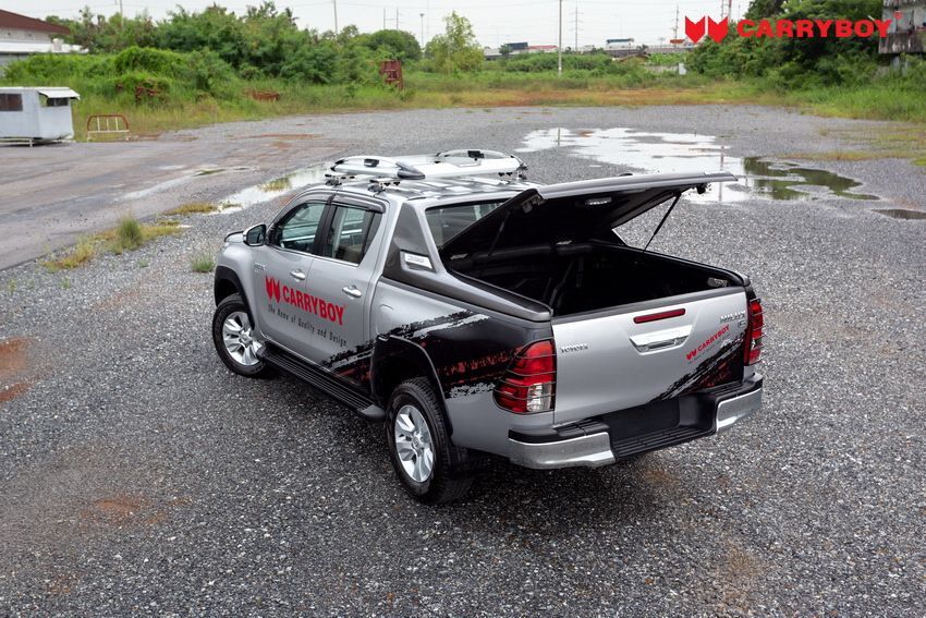 CARRYBOY Laderaumabdeckung R-795 mit Stylingbügel Hilux Invincilbe_Revo offen