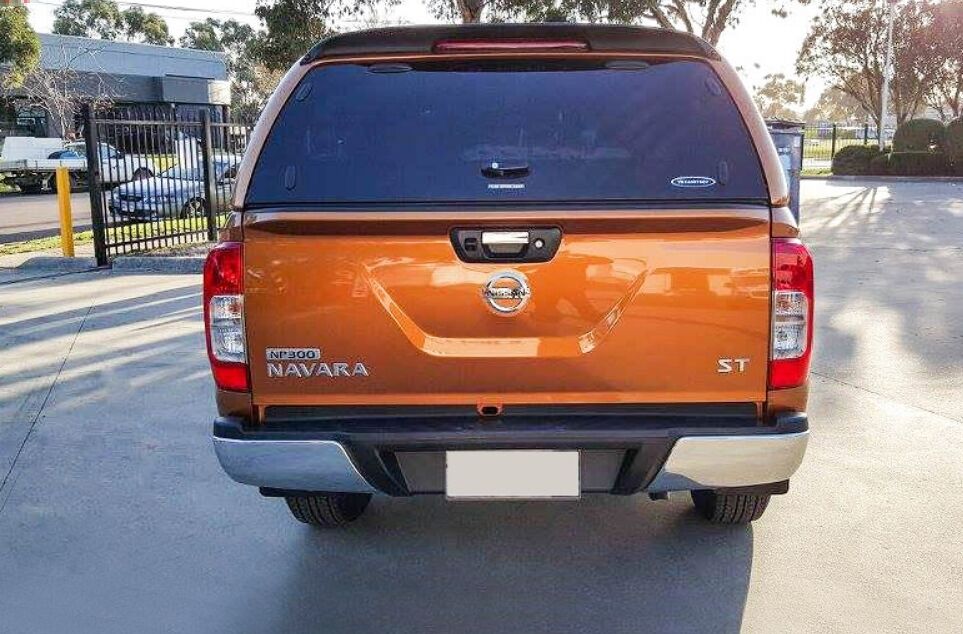 CARRYBOY Hardtop Modell SO für Nissan Navara Doppelkabine mit Klappfenstern