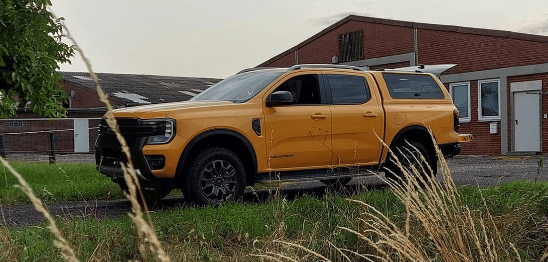 VW Amarok Doppelkabine 2023+ Hardtop mit Klappfenster SLR-VRD CARRYBOY