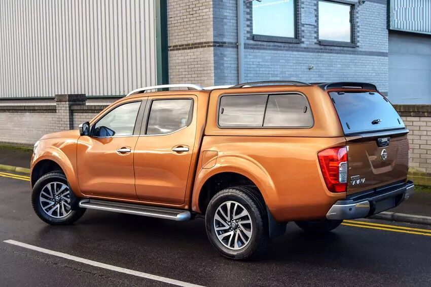 Nissan Navara NP300 Doppelkabine Hardtop mit seitlichen Schiebefenstern 560 von CARRYBOY gesicherte Ersatzteilversorgung