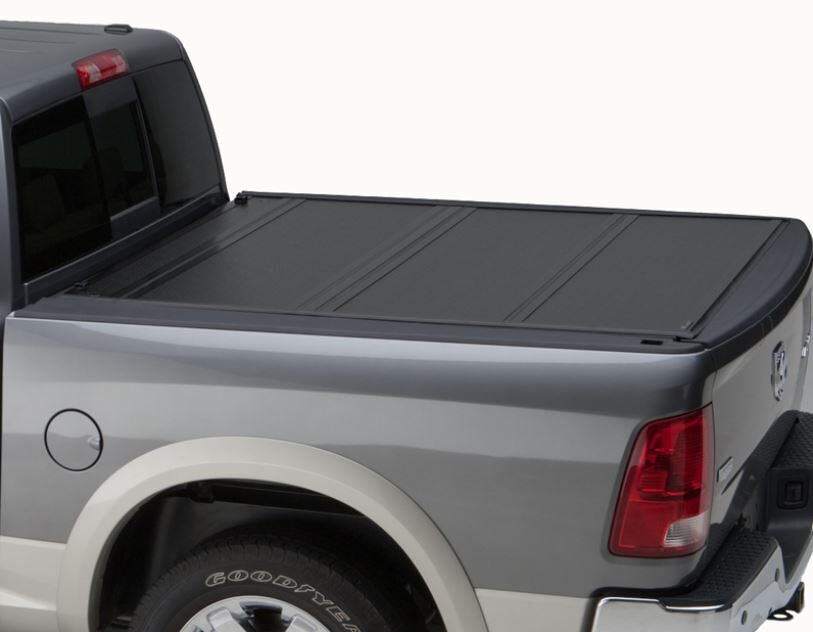 NOVISauto Laderaumabdeckung Flex ist ultraflach auf Pritschenhöhe