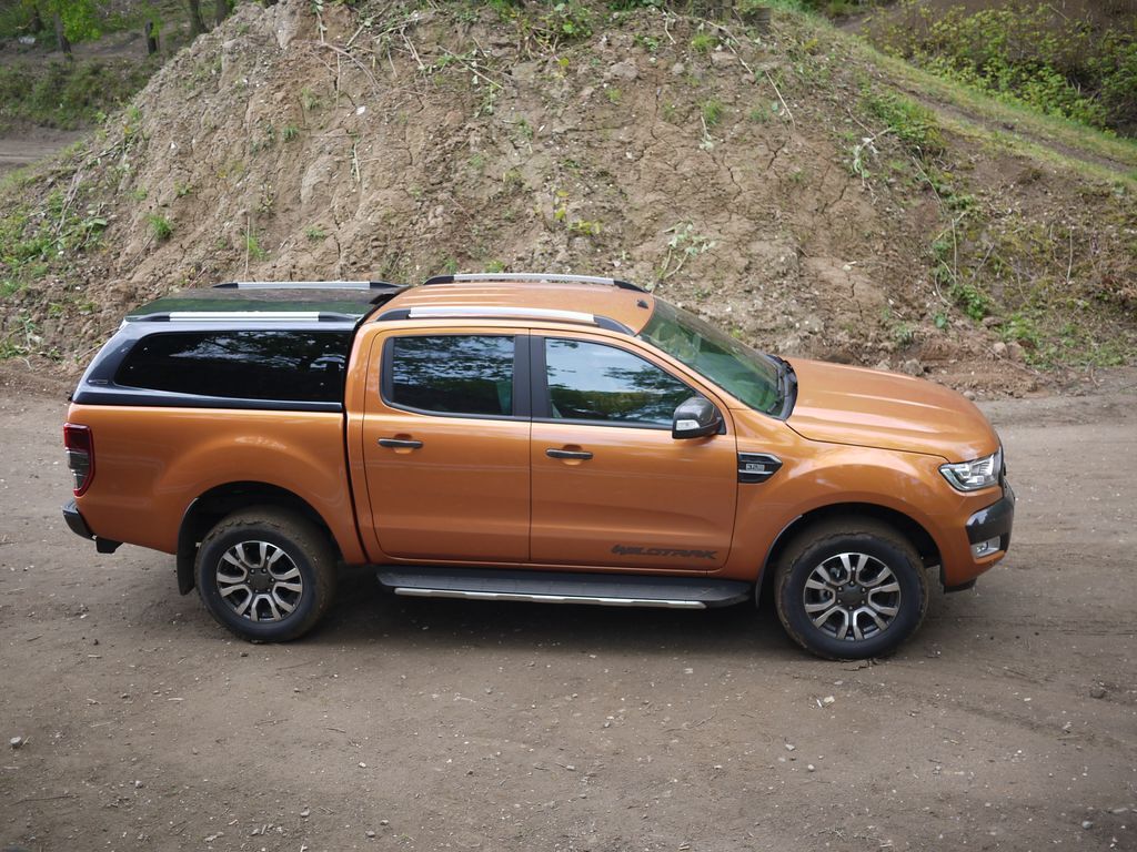 CARRYBOY Hardtop S6 für Ford Ranger Doppelkabine sportlich elegantes Hardtop Kontrastlackierung