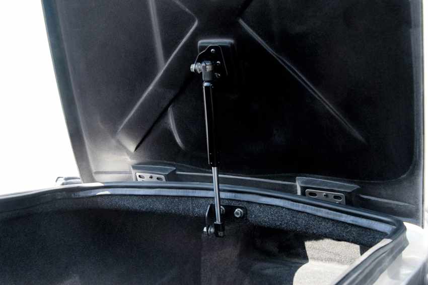 CARRYBOY Staubox für Pickup Ladefläche XXL Jumbobox Seitenöffnungen GFK Stabilus Gasfedern