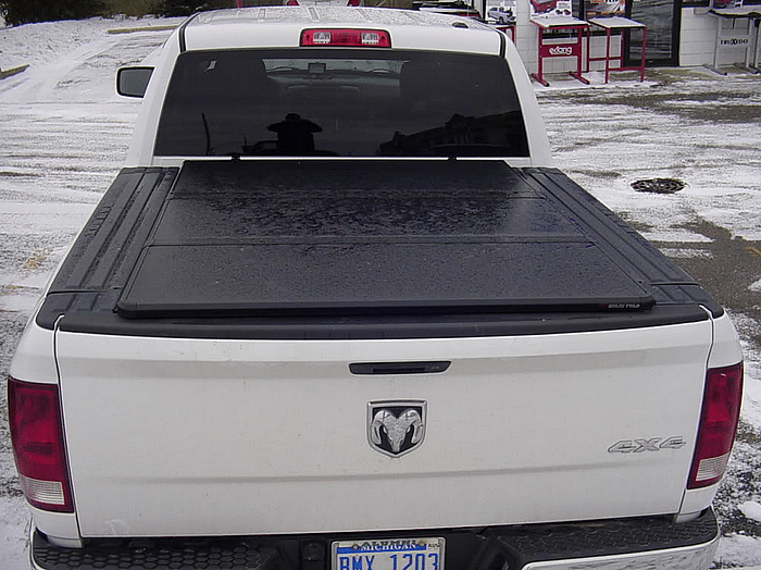 NOVISauto Laderaumabdeckung Flachabdeckung zum Falten Trifold Dodge RAM1500 2019+ sicher abschließbar RAMBOX Klappen zugänglich NOVISauto Laderaumabdeckung Flachabdeckung zum Falten Trifold Dodge RAM1500 2019+ sicher abschließbar RAMBOX Klappen zugänglich