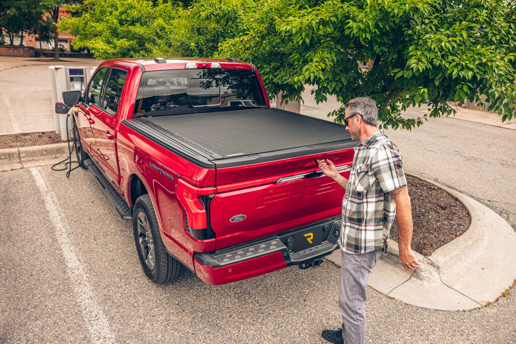 NOVISauto cover turret on pickup truck