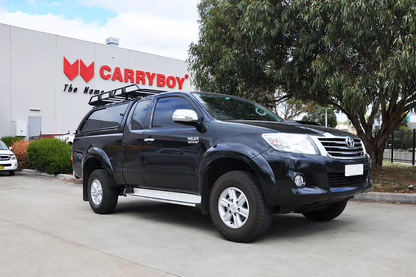CARRYBOY Hardtop mit großen Schiebefenstern 560gF-TRC Toyota Hilux Revo Invincible Extrakabine getönte Schiebefenster