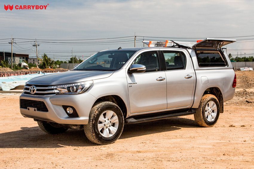 CARRYBOY Gewerbehardtop robustes GFK WM-TRD Toyota Hilux Doppelkabine Revo Invincible geschlossene große Seitenklappen Wagenfarbe lackiert