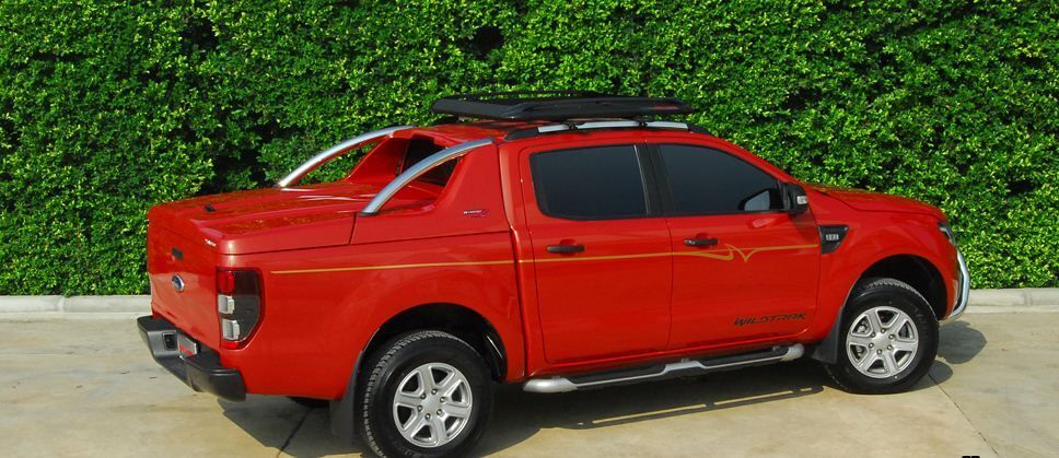 CARRYBOY Laderaumabdeckung Deckel mit Edelstahl Überrollbügel GRX-FTD Ford Ranger Doppelkabine sportliches Design