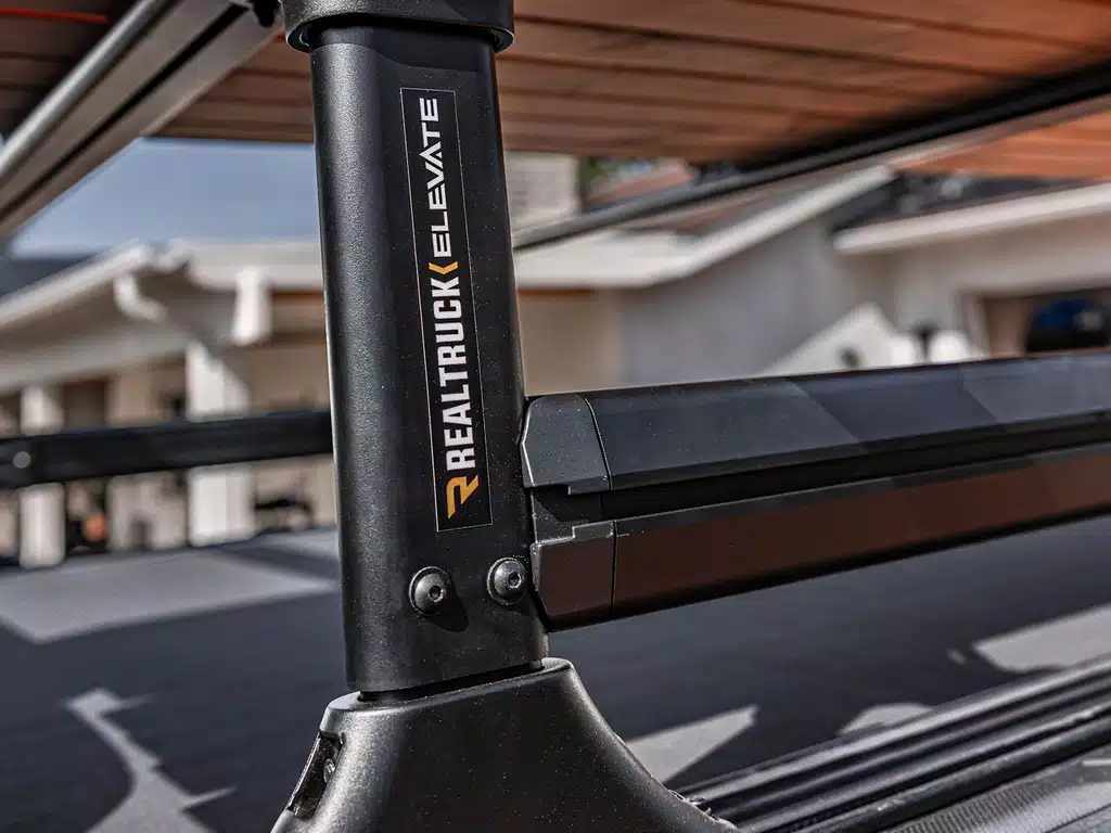 NOVISauto raised crossbars ElevateRack has a stable construction