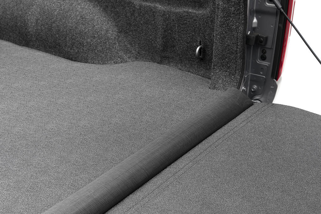 NOVISauto Impactliner anti-slip with smooth surface also protects the gap between the tailgate and the vehicle bed