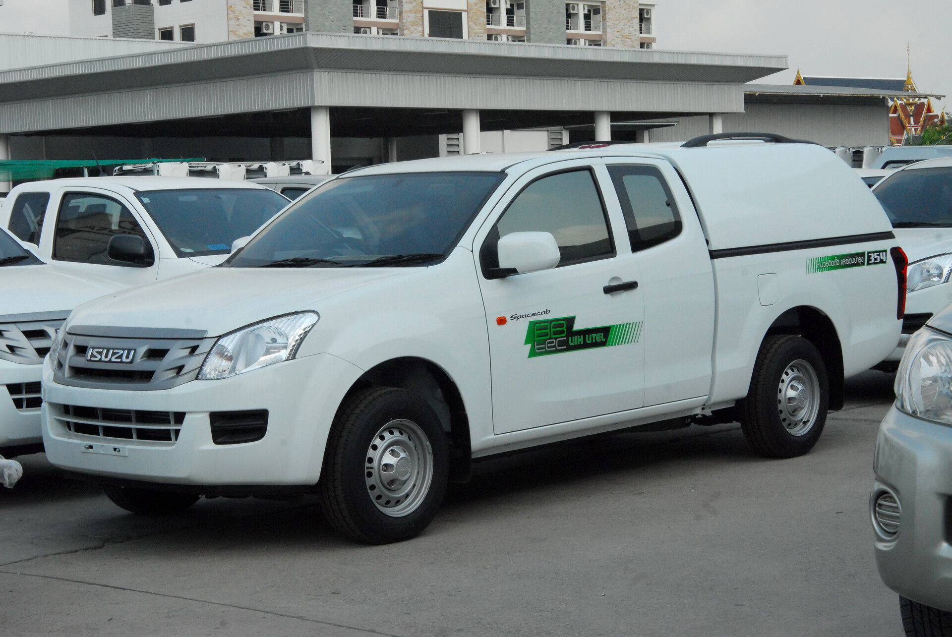 CARRYBOY Hardtop 560oS-IRCB Isuzu D-Max Spacecab 17-20 Lackierung in Wagenfarbe Hardtop ohne Seitenfenster sehr stabil
