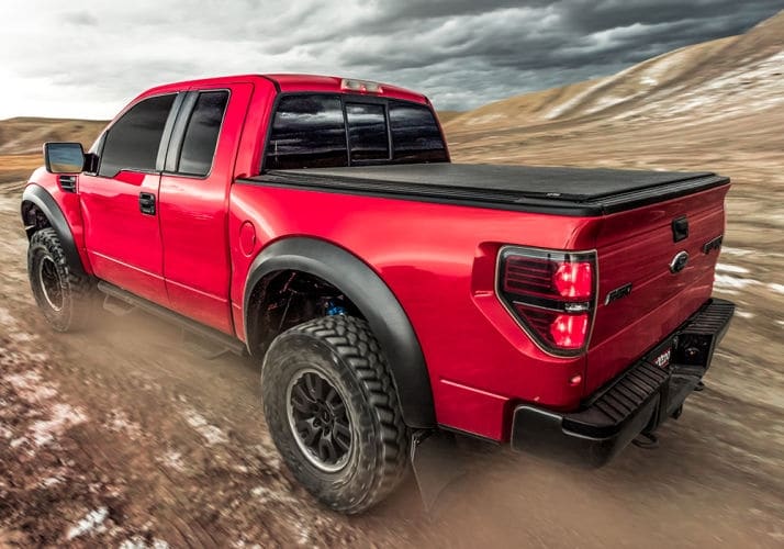NOVISAUTO Laderaumabdeckung Plane mit Klettverschluss LoPro für Toyota Hilux Revo Doppelkabine  schließt eben mit der Ladekante ab