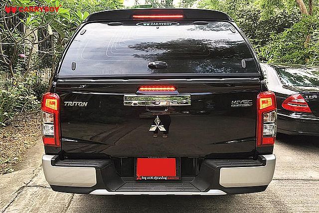CARRYBOY Hardtop mit Schiebefenster 560-MNC Mitsubishi L200 Clubcab 2016+ 3 Bremslicht und Spoiler