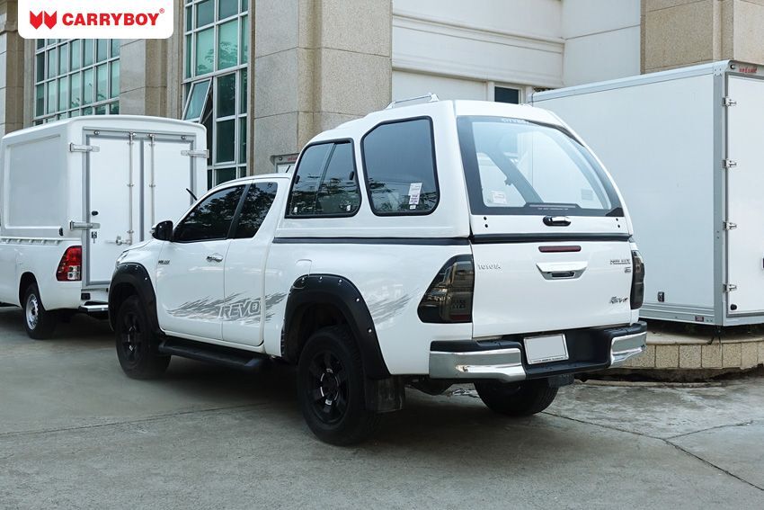 CARRYBOY Hardtop Überhöhe extrahoch 840-TRC mit Schiebefenster Toyota Hilux Revo Extrakabine 2016+ Lackierung in Wagenfarbe