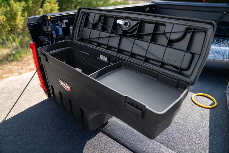NOVISauto CARRYBOY Toolbox Staubox Werkzeugbox schwenkbar RAM1500 2019+ DT mit kleiner Ablagetafel