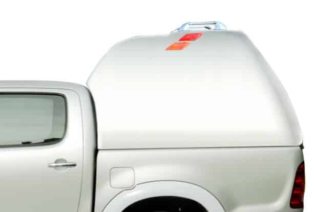 CARRYBOY Hardtop ohne Seitenfenster mit Überhöhe für Toyota Hilux Doppelkabine | Seitenansicht