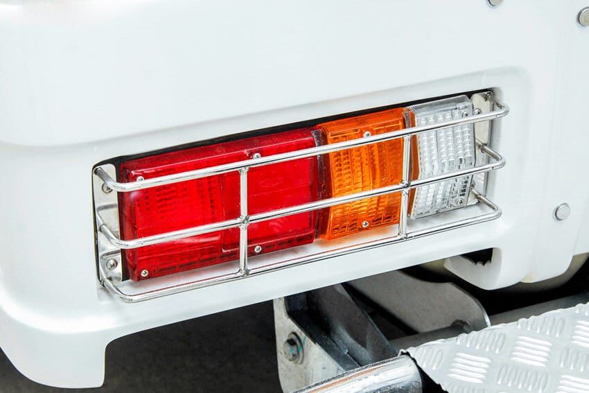 LED-Lampenbügel Front Liner N für Stoßstange für Mercedes Actros