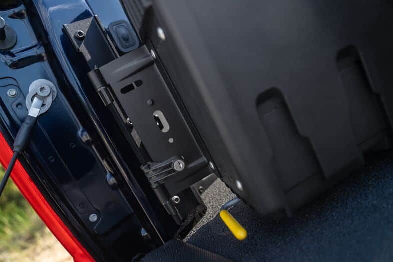 NOVISauto CARRYBOY Pickup Ladeflächen Werkzeugbox Staubox schwenkbar für GMC Sierra / Chevrolet Silverado 2012-2018 einfacher Einbau stabile Scharniere