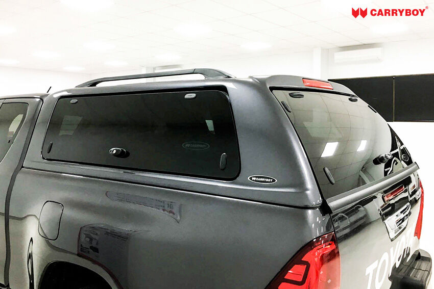Toyota Hilux Revo Invincible Extrakabine Hardtop in Wagenfarbe CARRYBOY