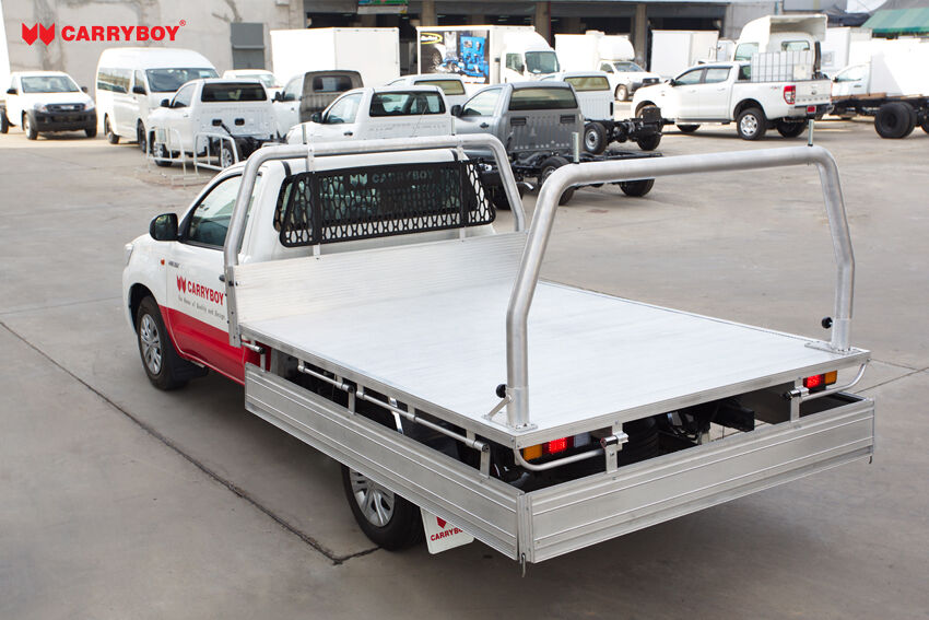 Carryboy Singlecab Pickup Ladeflächenumbau mit 3. Bremslicht und Frontschutzgitter bequeme Beladung